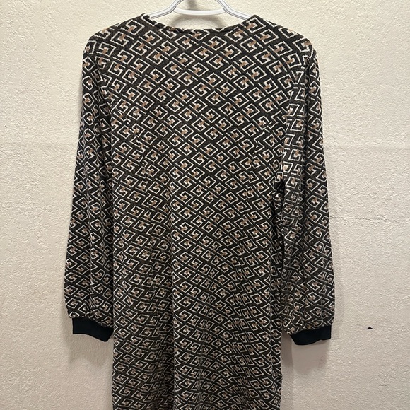 Gambis Dress-Mollie Fit - Picture 4 of 8